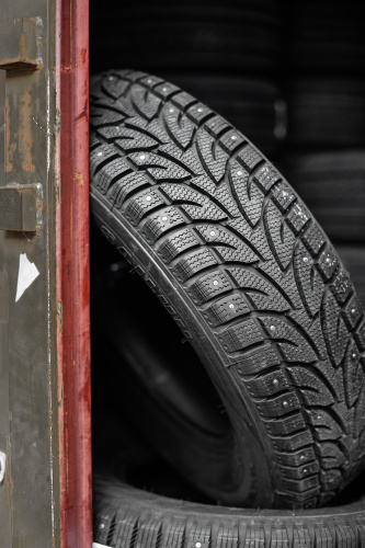 фото протектора и шины Ice Blazer WST1 Шина Sailun Ice Blazer WST1 215/65 R16C 109/107T