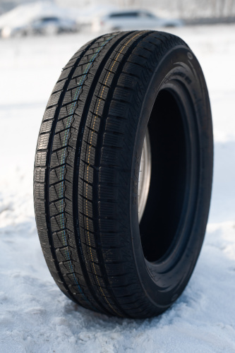 фото протектора и шины ICEPIONEER 868 Шина ZMAX ICEPIONEER 868 245/65 R17 107S