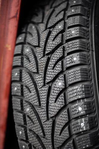 фото протектора и шины Ice Blazer WST1 Шина Sailun Ice Blazer WST1 215/65 R16C 109/107T